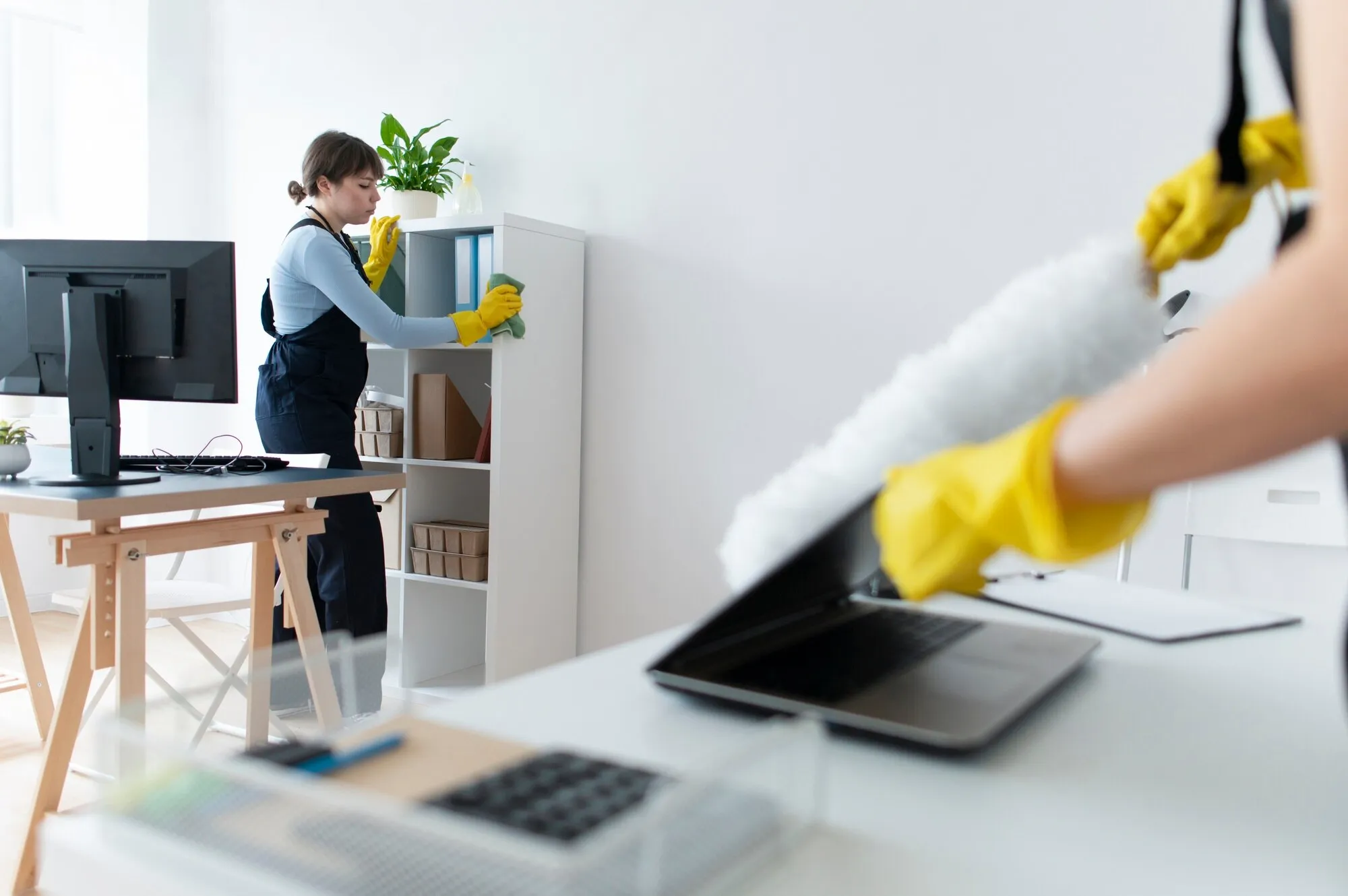 imgi_9_people-taking-care-office