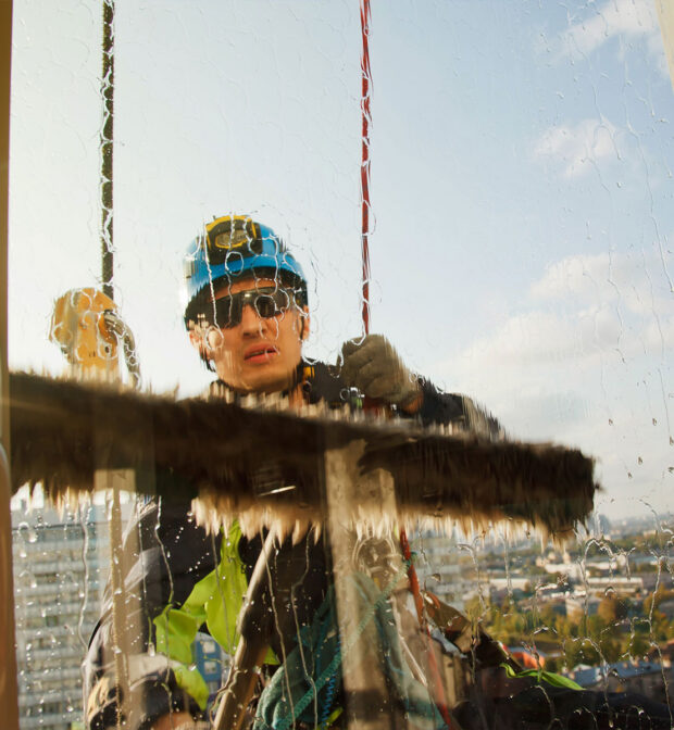 08 Window Glass cleaning